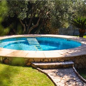 4 bedroom Villa with Heated Pool and Large Garden in Cilipi, near Dubrovnik - sleeps 8